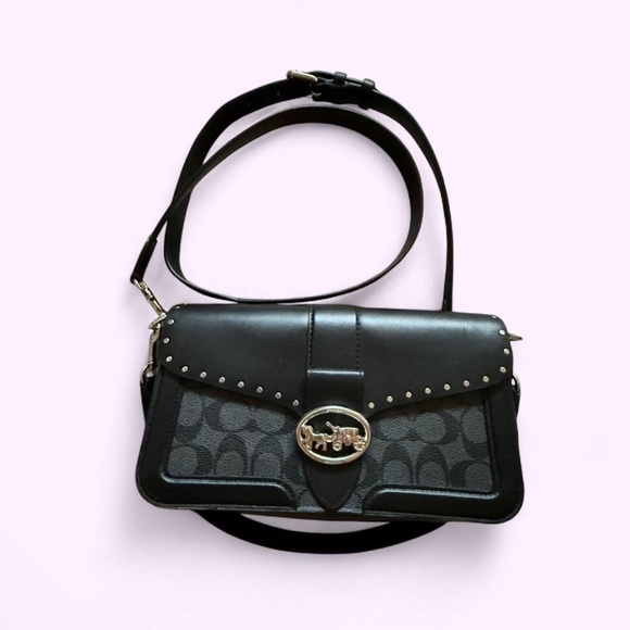 NWOT Coach Georgie Shoulder Bag in Signature Canvas with Rivets 5605 - Picture 2 of 5